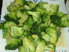清脆的西兰花　10元-蟹岛开饭楼