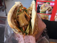 锅盔夹毛肚-小陈方酥锅盔(古城总店)