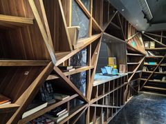 -钟书阁(松江泰晤士小镇店)