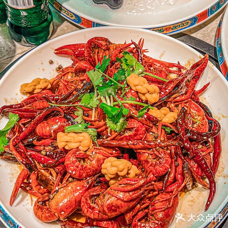 小龙虾和烤鸭这对CP，一下子撞进了我心坎里了！