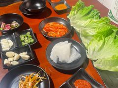 -肉甲韩国木炭烤肉(新壹街1店)