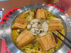 -太子浓心招牌炸酱小锅米线(探十里店)