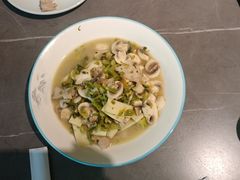 雪菜蘑菇小炒-小绍兴家宴·百年绍兴菜(鲁迅路店)