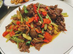 小炒黄牛肉-小团圆灶台鱼·百城头牌菜(千岛湖店)