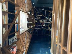 -钟书阁(松江泰晤士小镇店)