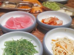 -明洞阿姨·韩式酱蟹烤肉·创意料理(三元桥店)