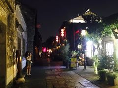 -志龙皇冠吃货椰子铺