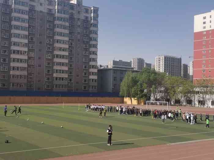 太原市第三实验中学校-"去了一趟学校,很有氛围的学校.好几个朋友.