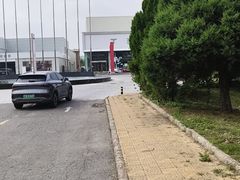 -TESLA 特斯拉(北京南四环中路特斯拉中心)