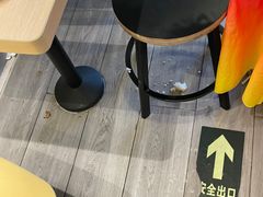 用餐区-永和大王(蛙嫩紫苏香·军博店)