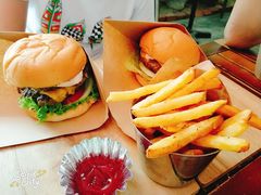 -BURGER BRO'S