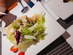 小烟熏三文鱼沙拉-斗牛士牛排餐厅(嘉里汇店)