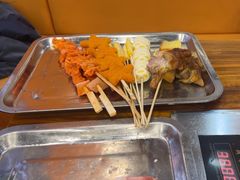-哈尔滨小酒馆·鲜肉现穿自助烧烤(康新花园店)