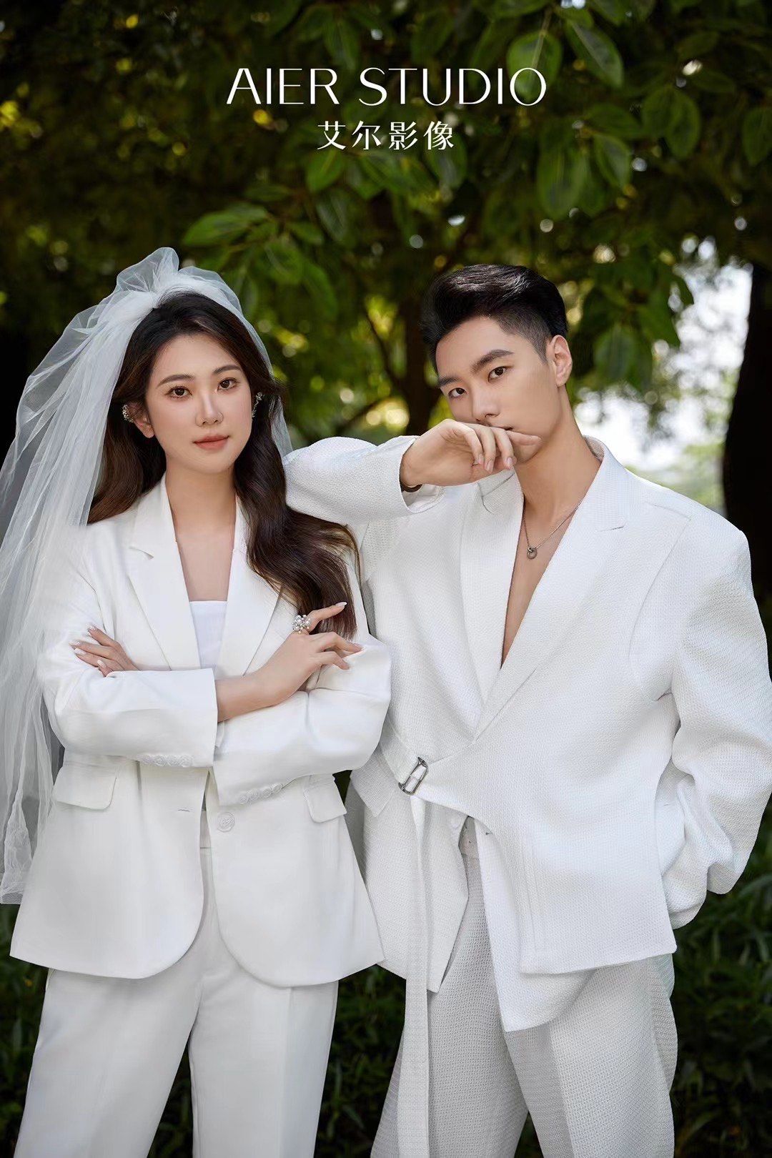高级感爆棚的情侣西装婚纱照