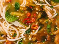 乌骨鸡饵丝-阿依云