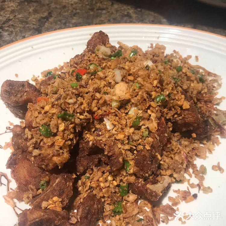 肉非常少，三杯鸡口味不错