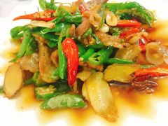 生爆鱼花肉-明升萝卜汤