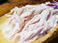 -老牌坊云南鱼豆花火锅(哈西万达店)