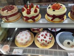 -花花卷卷·鲜食蛋糕(静安久光百货店)