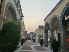 -佛罗伦萨小镇广佛名品奥特莱斯(疏港路店)