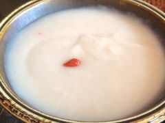 -老牌坊云南鱼豆花火锅(哈西万达店)