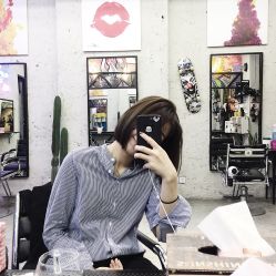 -SALON V