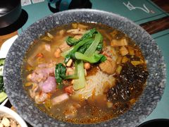 肥肠米线-八月美食小馆(银泰城总店)