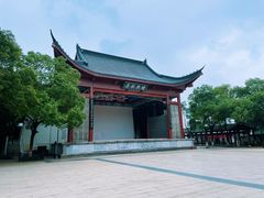 -绳金塔