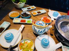 -明洞阿姨·韩式酱蟹烤肉·创意料理(三元桥店)