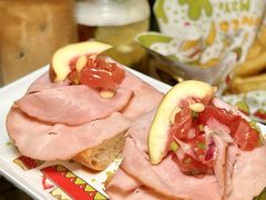 -Famous肥猫墨西哥音乐餐吧(五棵松华熙LIVE店)