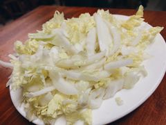 拌白菜-宝瑞门钉肉饼店