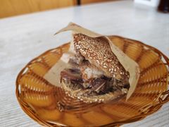 -洪峰浩老北京烧饼夹肉(角门路店)