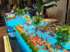 -广州万富希尔顿酒店·感趣自助餐厅·金秋蟹宴生蚝海鲜刺身