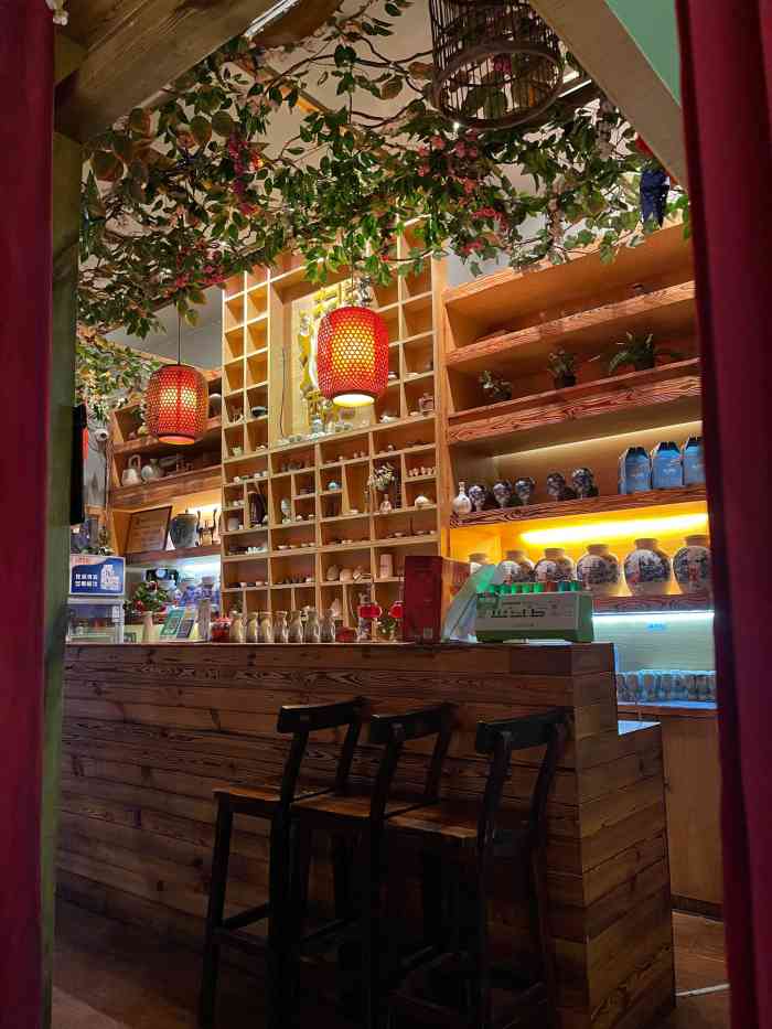 桃花醉小酒馆(积玉桥店)-"现在没做团购了,菜价略显高,老牛吃嫩草仍.