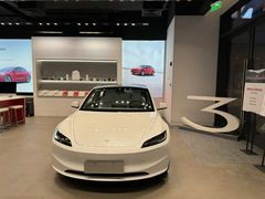 -TESLA 特斯拉(上海太古汇体验店)
