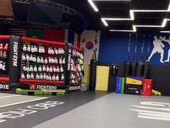 -成杰格斗·拳击·柔术·防身术(建设路店)