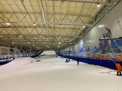 -乔波室内滑雪场