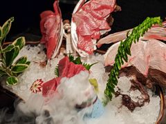-蟹犇前•帝王蟹雪蟹(陆家嘴店)
