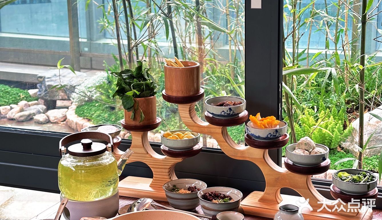 沉浸式在空中竹林里当回蔬食主义者，吃蔬火锅🍲