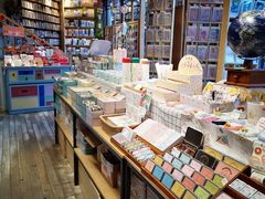 -猫的天空之城概念书店(丽江古城饮玉巷店)