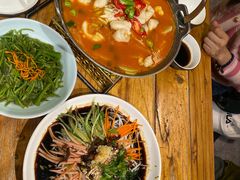 -老滇山寨•云南特色菜•地方菜•民族风情歌舞表演(金碧店)