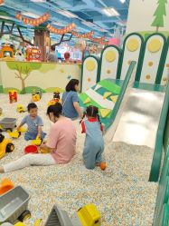 -莫莉幻想儿童乐园(武汉保利广场店)