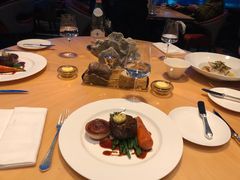 餐前面包-迪拜帆船酒店海底餐厅