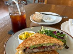 -ROAST coffee & eatery