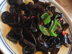 -云海肴·汽锅鸡·云南菜(天山百盛优客店)