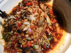 香煎鲫鱼-费大厨辣椒炒肉(万家丽一店)