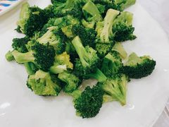 清炒西兰花-西域塔塔幂(六道口店)