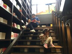 -钟书阁(松江泰晤士小镇店)