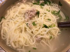-亮亮面馆(经六路店)
