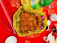鸿运乳猪-金华安大酒楼·老牌潮菜·粤式茶点(东方国际店)